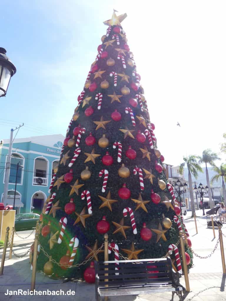 Weihnachtsbaum in Puerto Plata - Dominikanische Republik