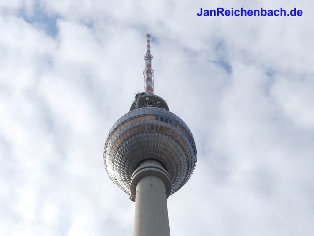 Berliner Fernsehturm am Alexanderplatz